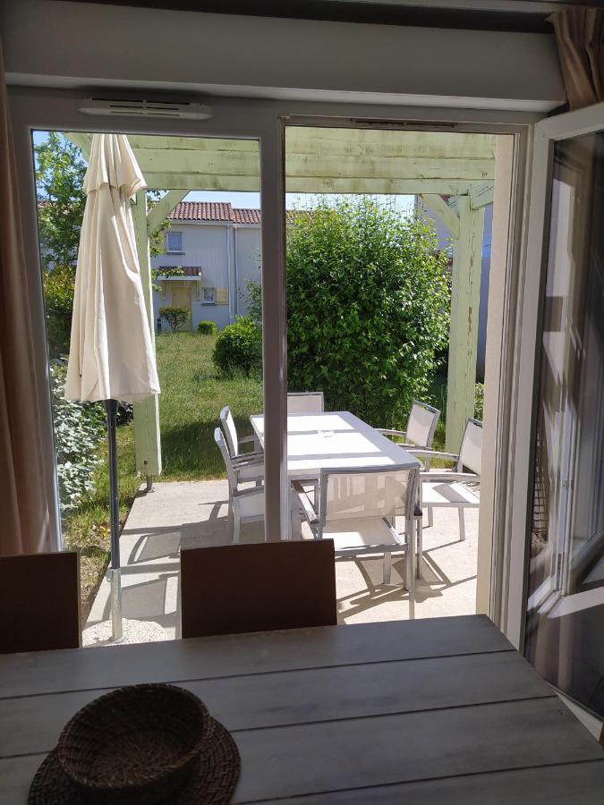 Une Maisonnette Vendeenne, Avec Acces Piscine Saint-Hilaire-de-Talmont Εξωτερικό φωτογραφία